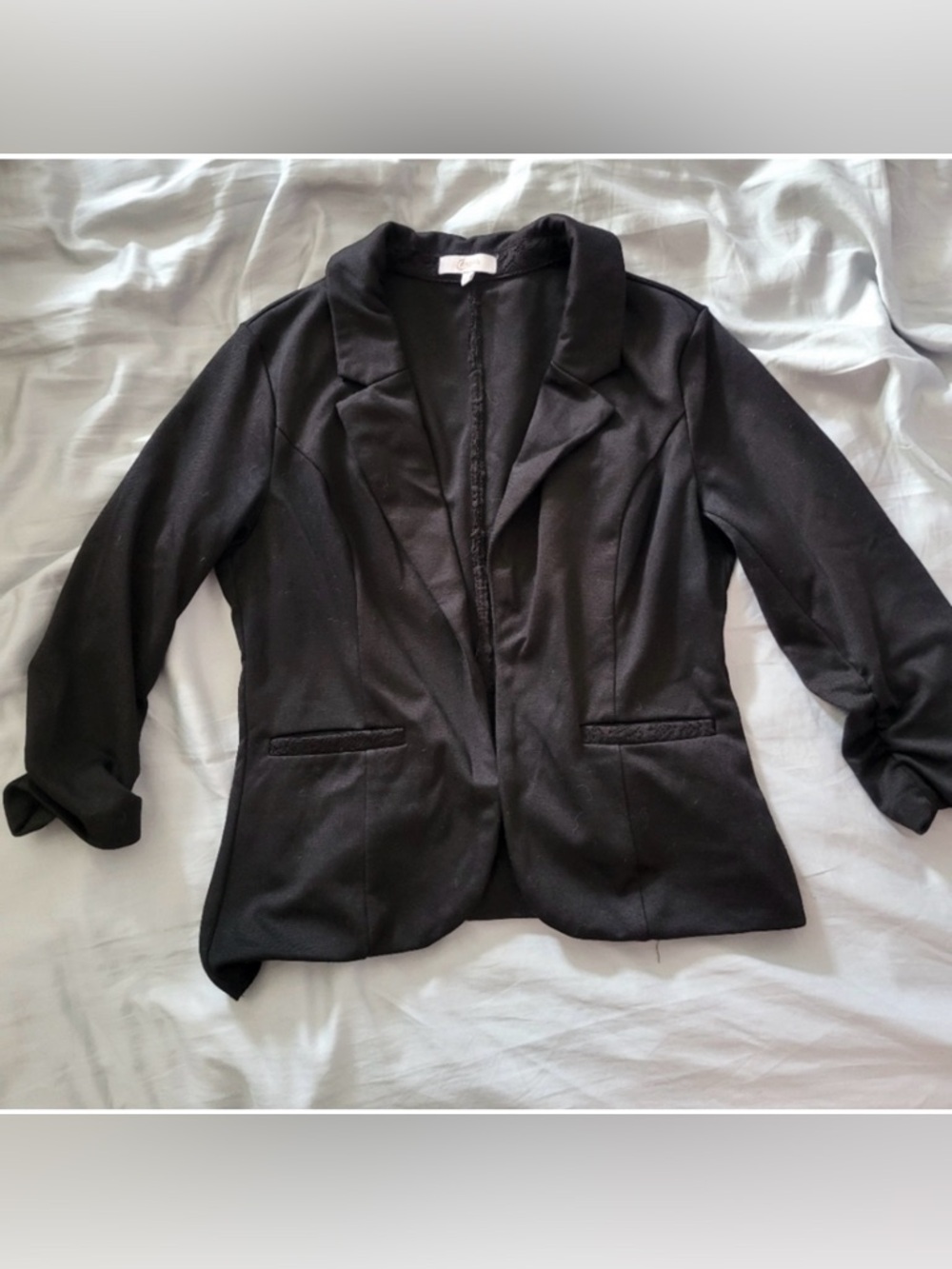 Candie's cropped Black Blazer 3/4 sleeve
